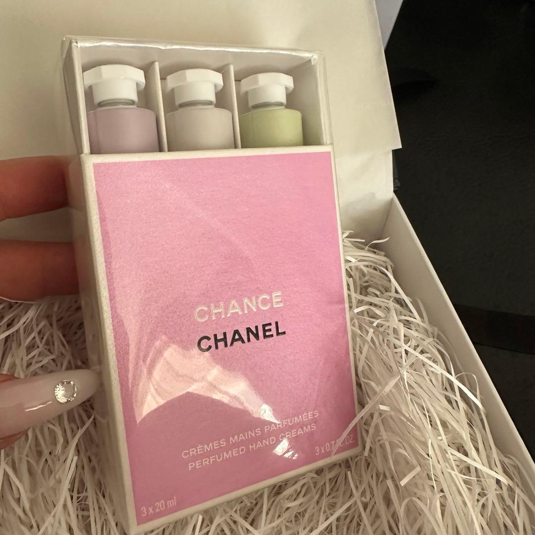 CHANELチャンスハンドクリーム　3本セットショッパーと箱付き