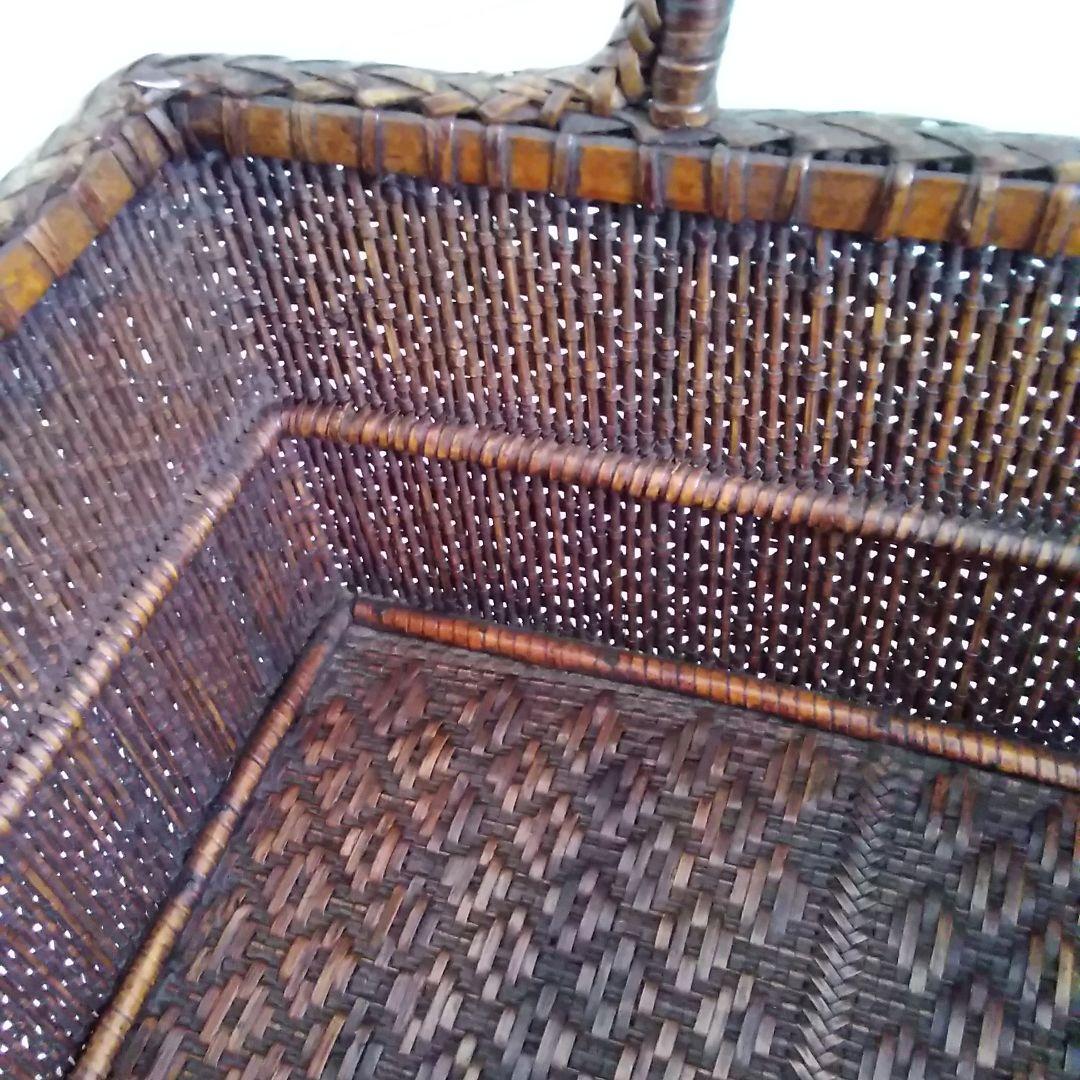 年代不明！両取手付き竹かご！籐籠 竹籠 竹細工 竹編みカゴ 小物入れ！経年美品！