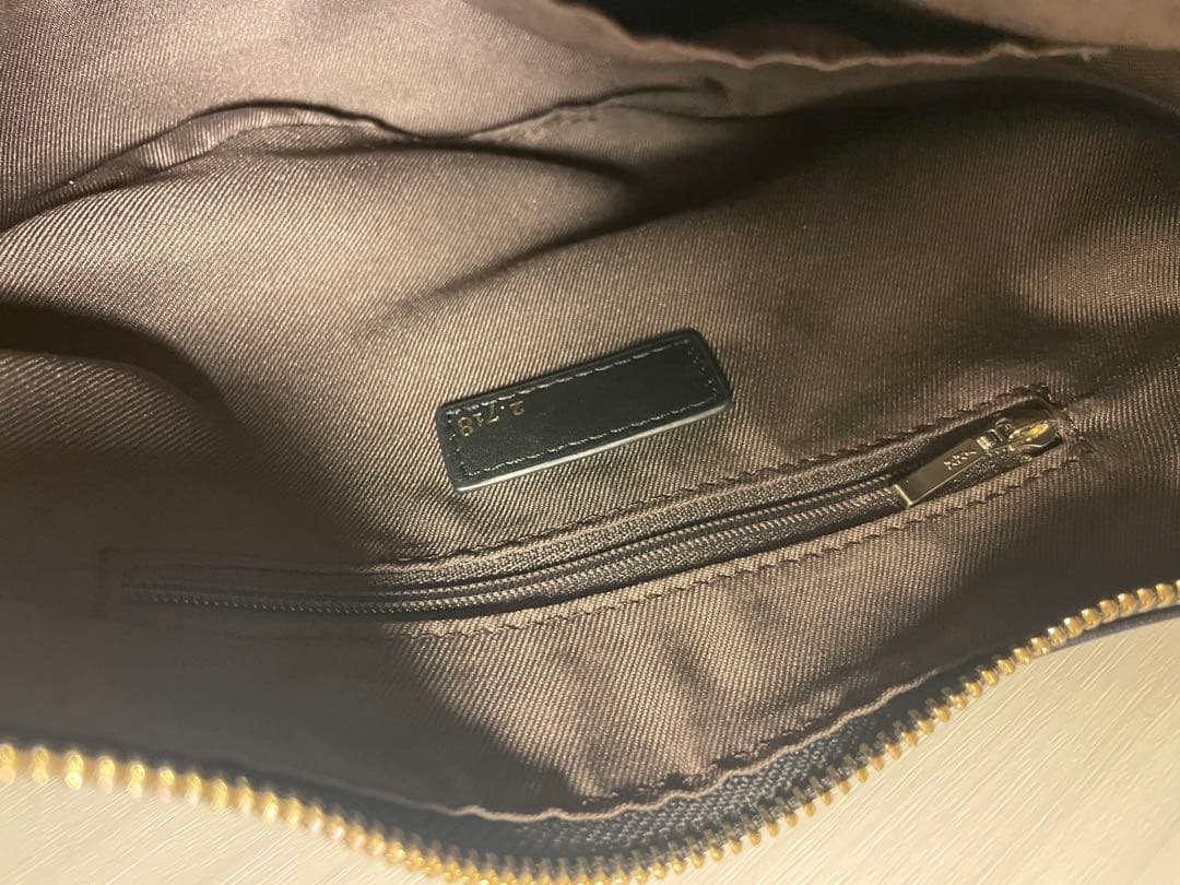 【2.718】スリーククロス　ボディバッグ　ブラック