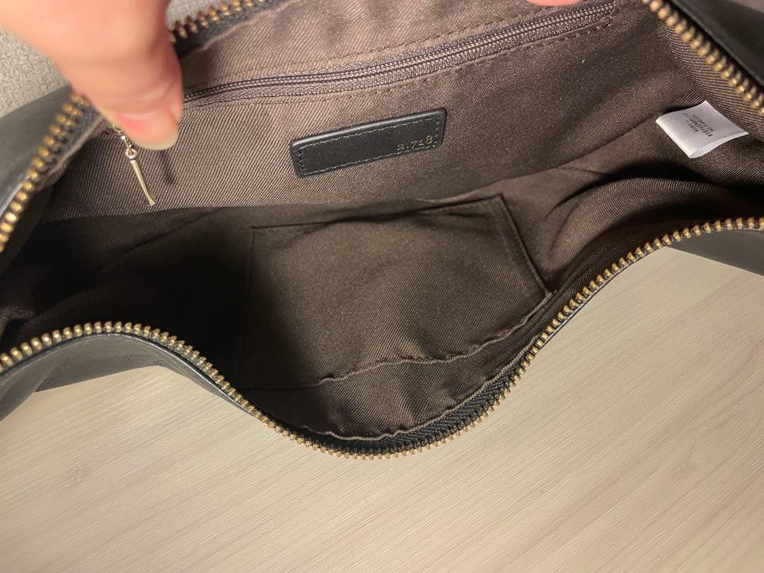 【2.718】スリーククロス　ボディバッグ　ブラック