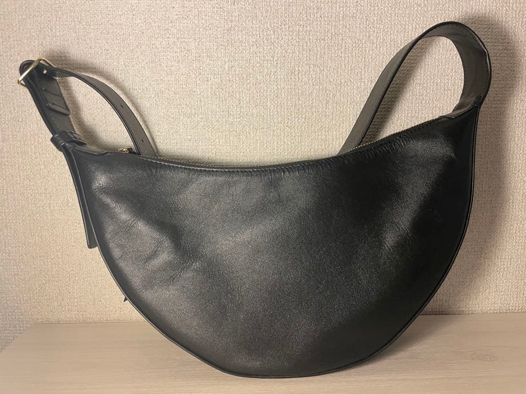 【2.718】スリーククロス　ボディバッグ　ブラック