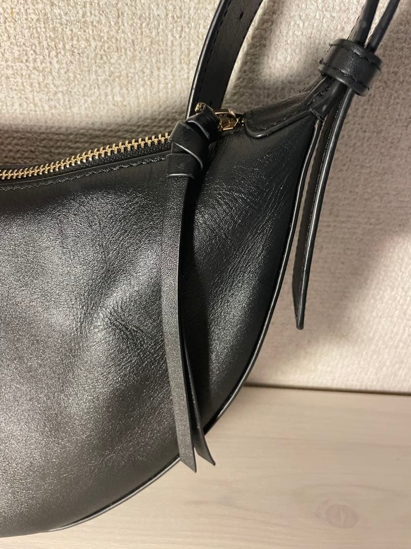 【2.718】スリーククロス　ボディバッグ　ブラック