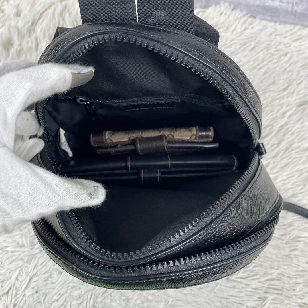 美品 マークジェイコブス レザー バックパック パックショット Jマーク 黒