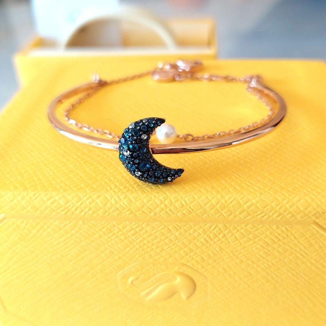 新品 箱付 SWAROVSKI Luna バングル スワロフスキー ブレスレット