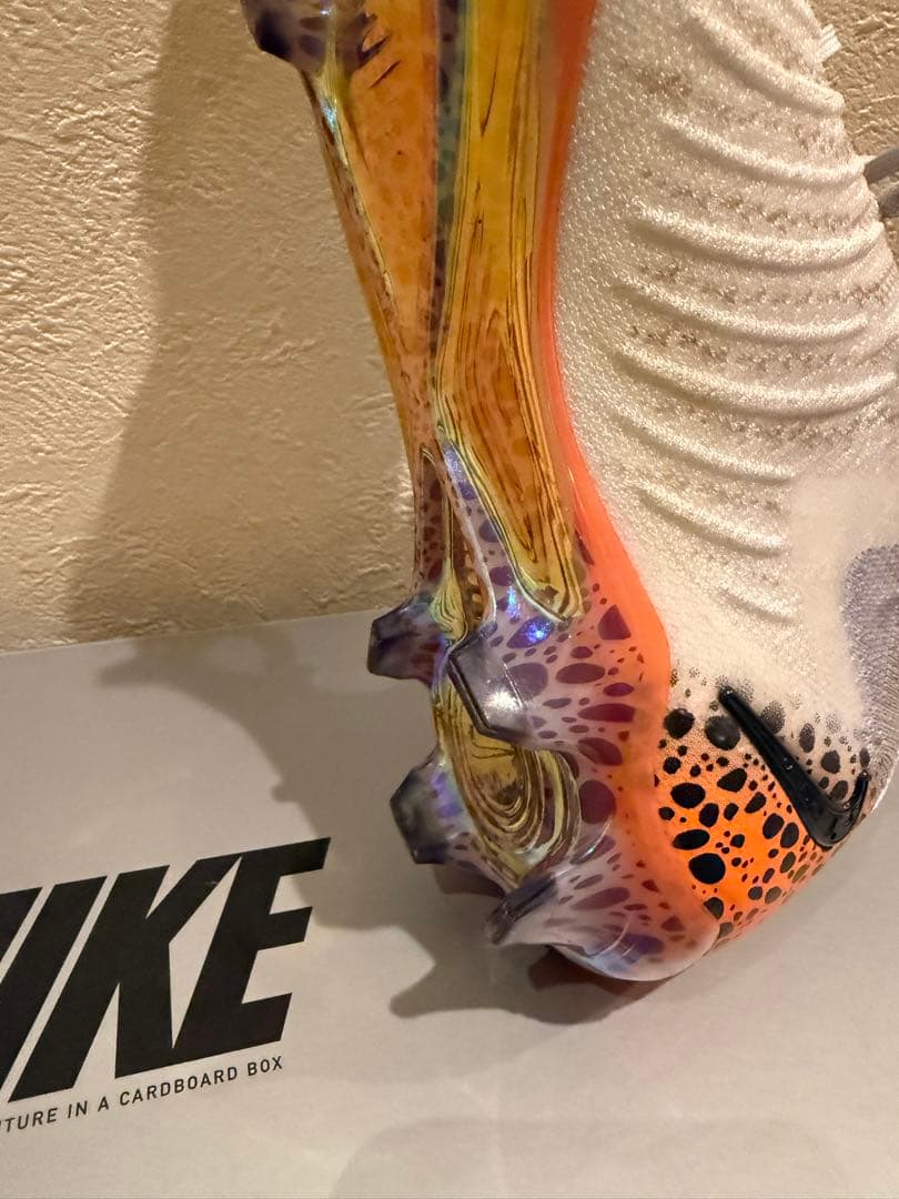 限定カラー ナイキ ファントム Luna2 エリート FG 28㎝