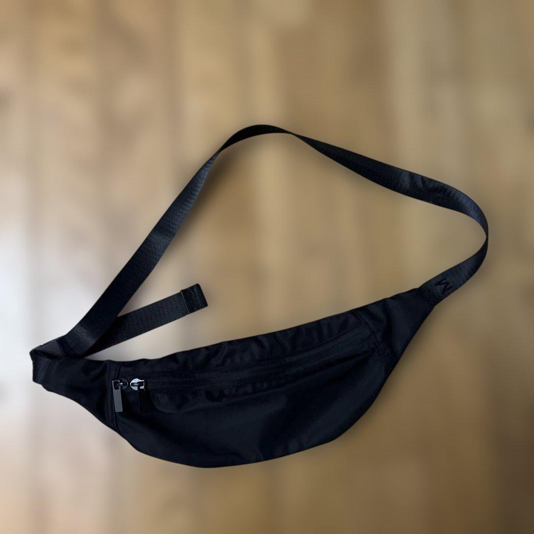 美品moontreeplanet ベルトポーチ