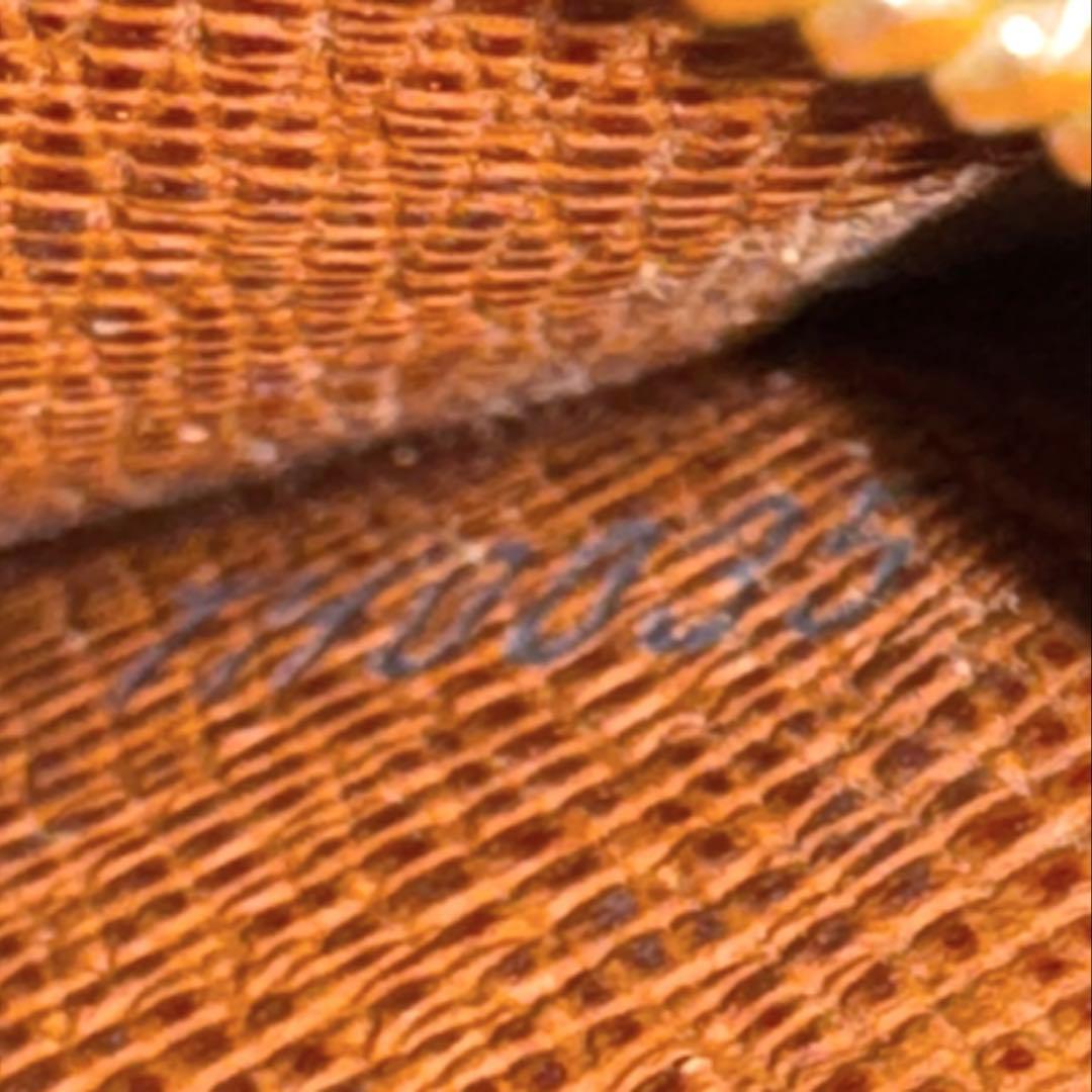 16☆良品☆カード6枚タイプ♪サラ長財布