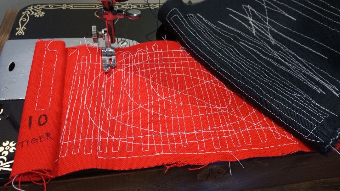 最終価格　縫えるビンテージミシン　TIGER　昭和レトロ