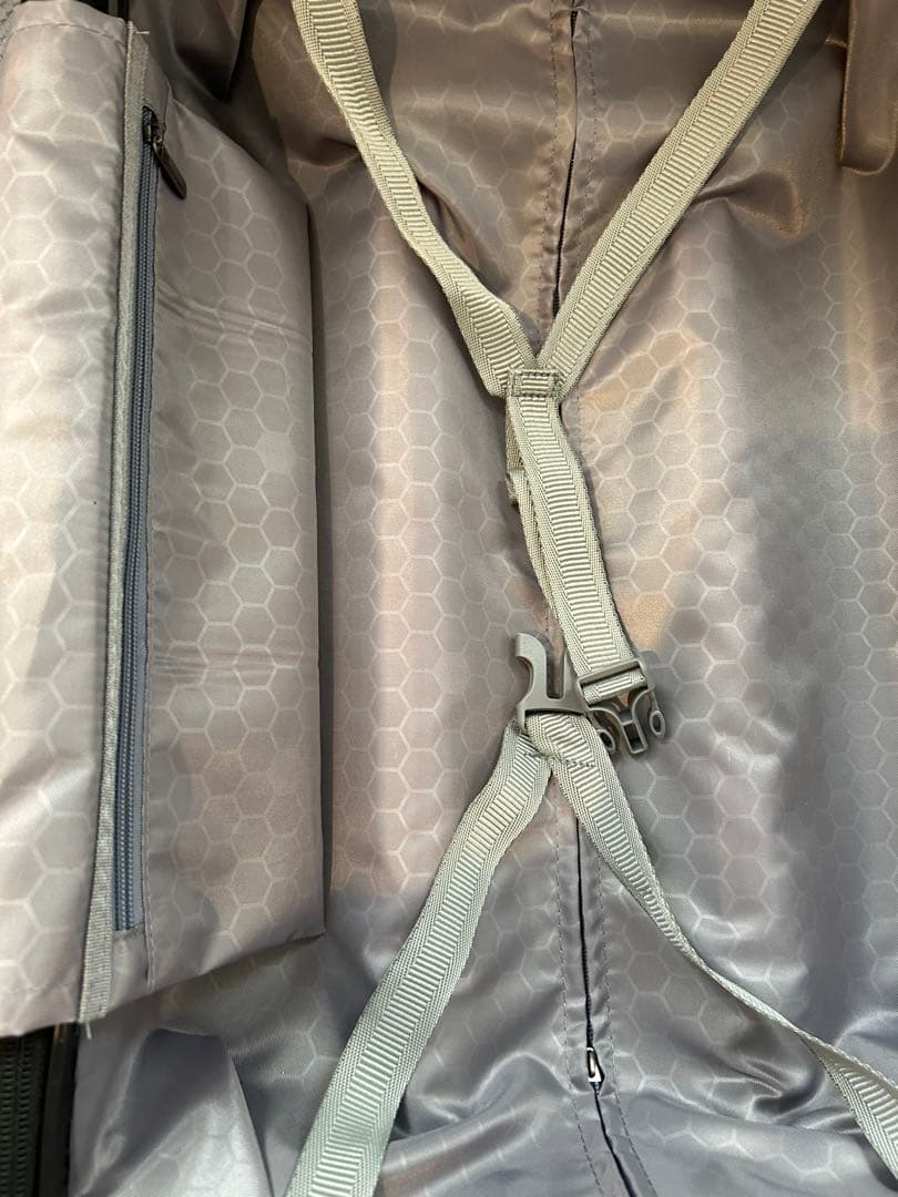 新品未使用アルベロベロアートプリント 中型キャリーケース軽量４輪雨雪保護カバー付