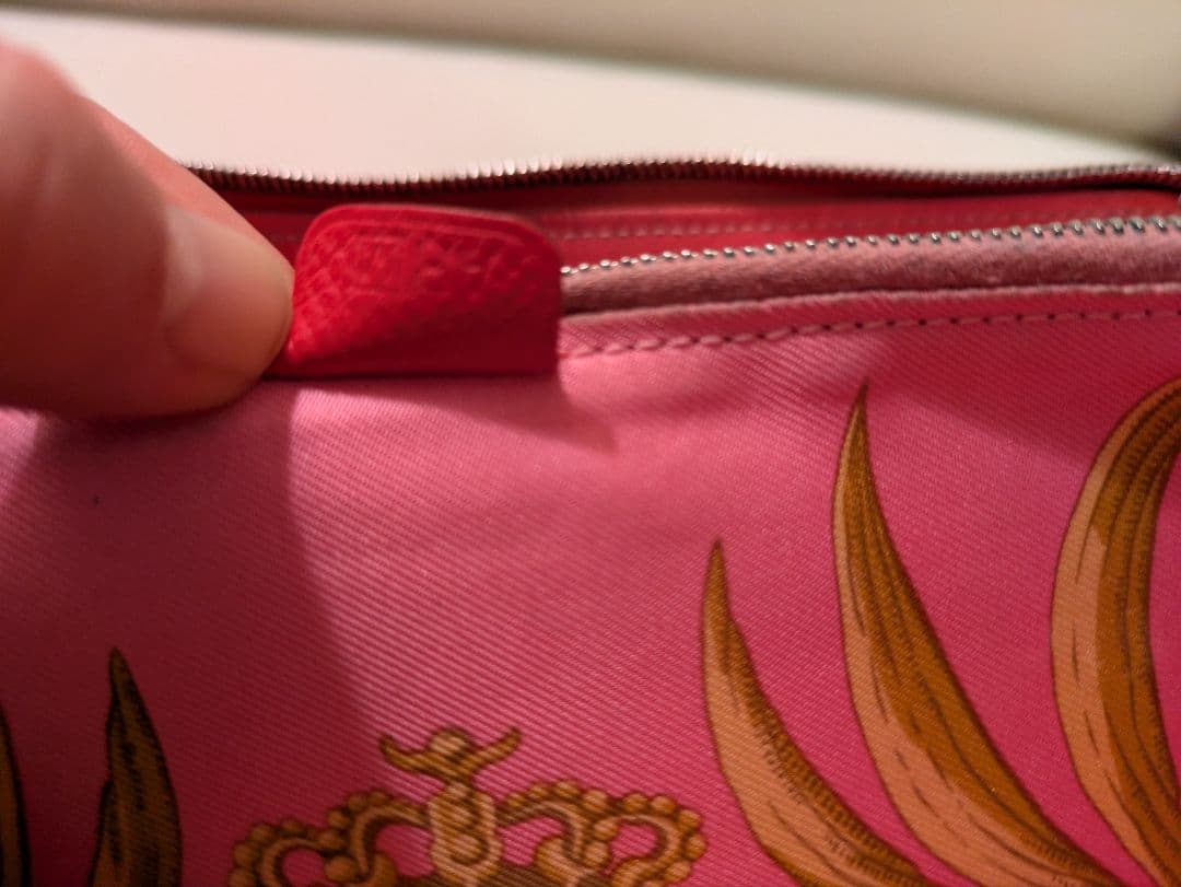 HERMES　アザップ　長財布　赤色（虎柄）