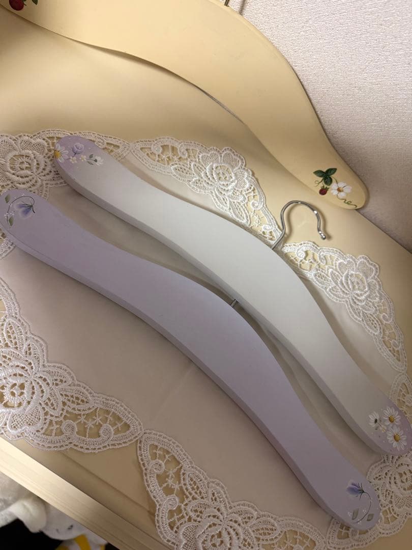 トールペイント作品 手描きデザインの木製ハンガー5本セット