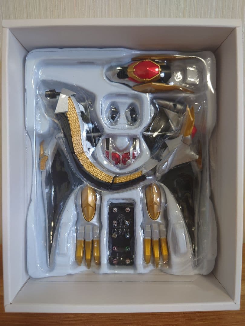 S.H.Figuarts（真骨彫製法） 仮面ライダーウィザード フレイムドラゴン