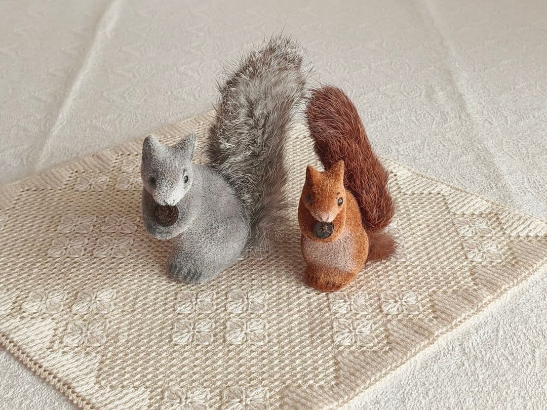 * vintage squirrel ୨୧ * 栗色の キュートなリスさん