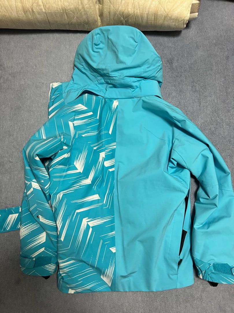 デサント　Mサイズ　スキーウェア上下セット