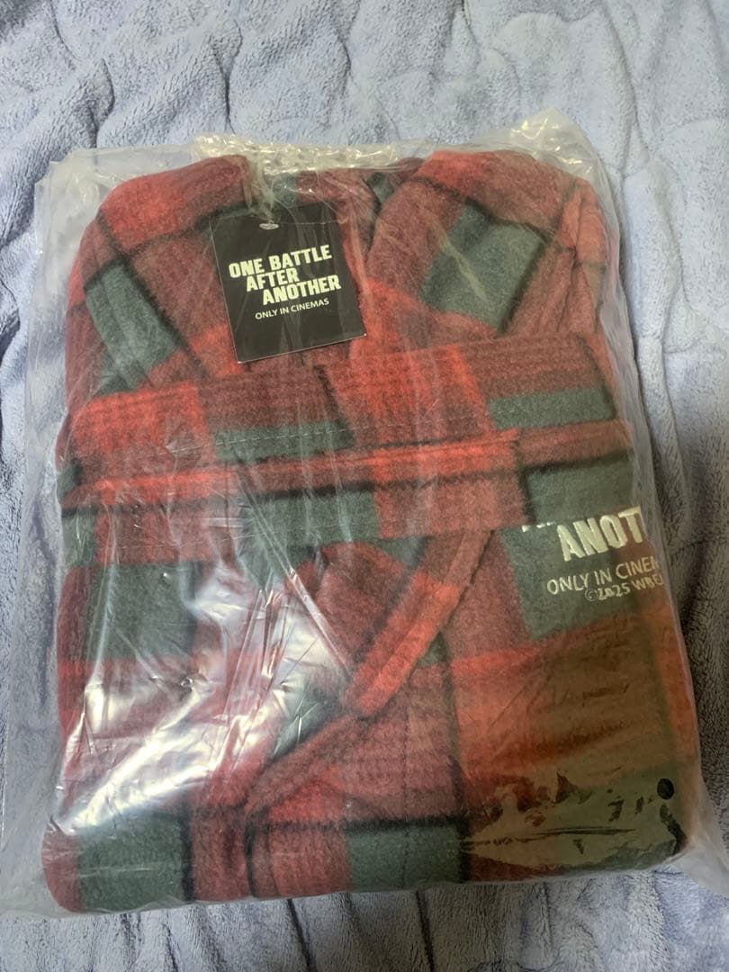 ワン・バトル・アフター・アナザー ローブ - メルカリ