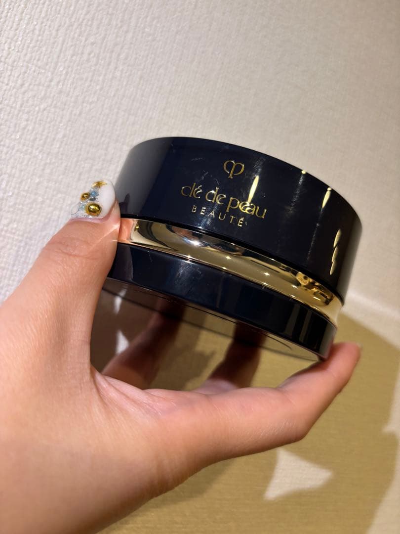 クレ・ド・ポーボーテ　フェイスパウダー