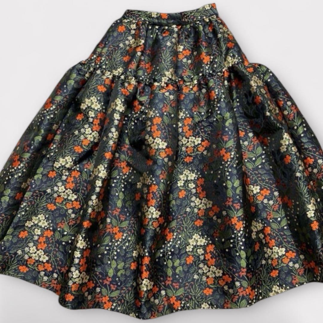 [美品✨近年] セブンテンバイミホカワヒト ラッフルジャガードスカート 花柄刺繍