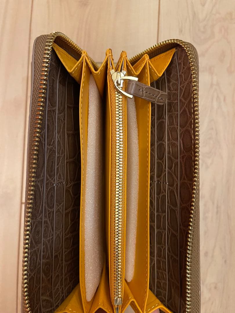 レディースクロコダイル長財布 薄茶色　三京商会　箱付き