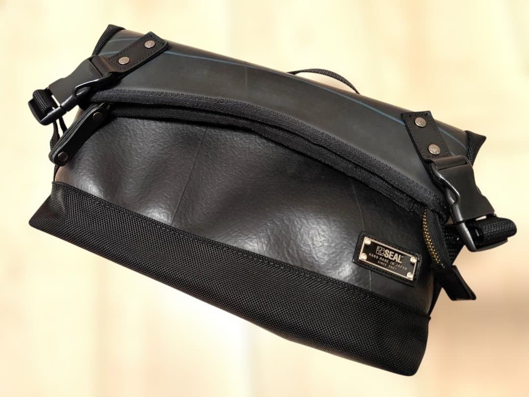 【現行品】SEAL（シール）デザイナーズウエストバッグ 黒