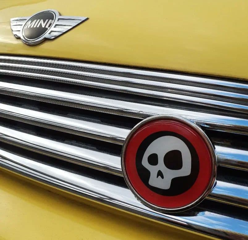 MINI グリルバッジ スカル - メルカリ