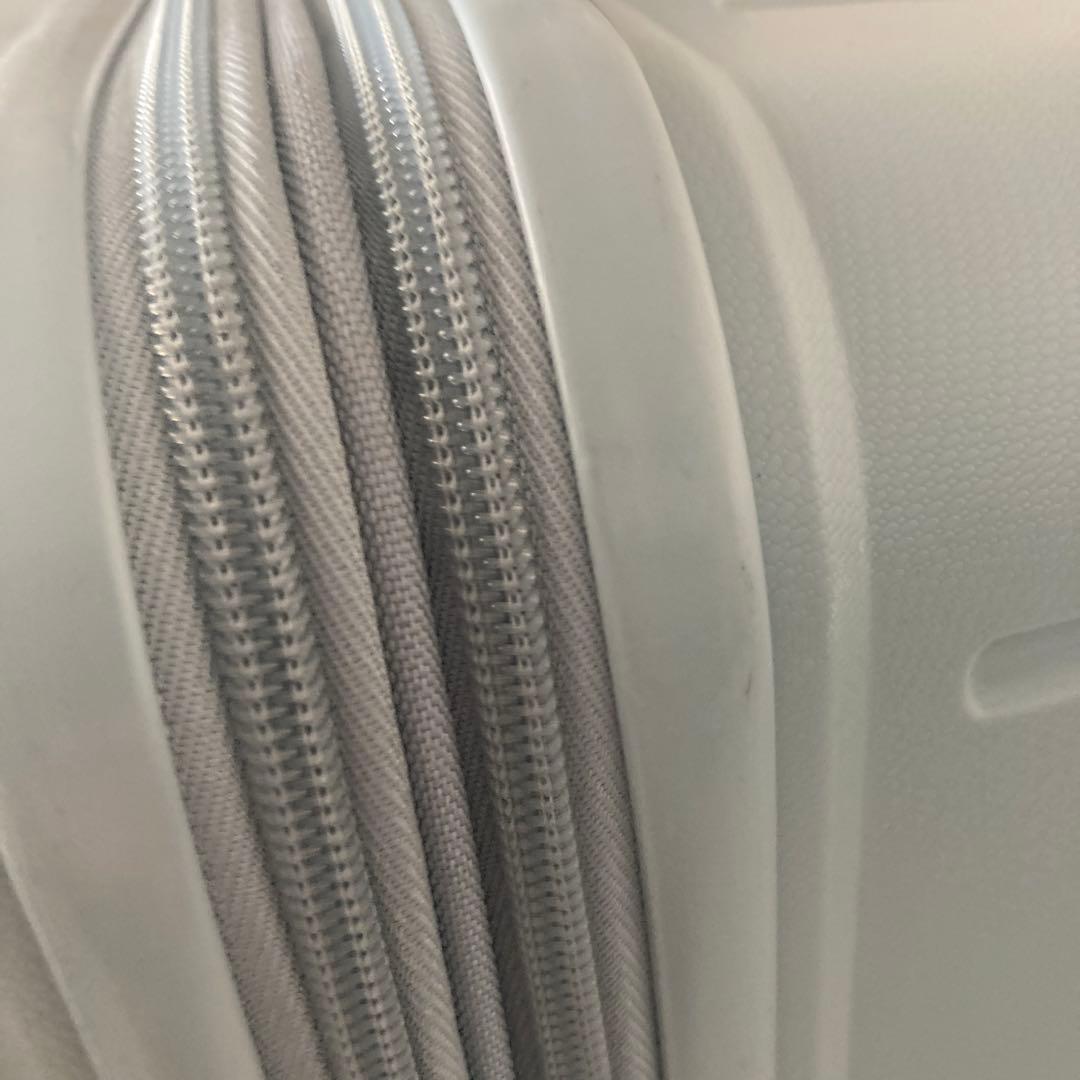 アメリカンツーリスター　スーツケース　Hundo　スピナー68 拡張付　Mサイズ