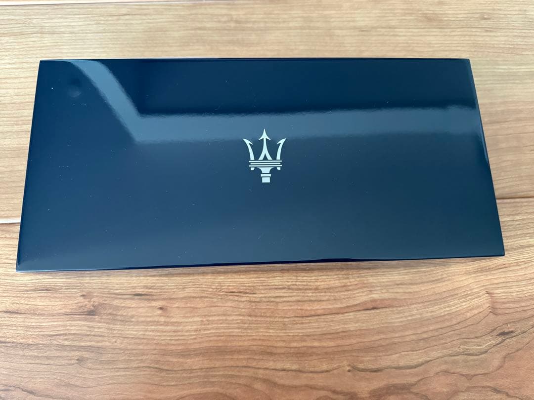 マセラティ ノベルティ レザーキーリング チャーム レヴァンテ メタル