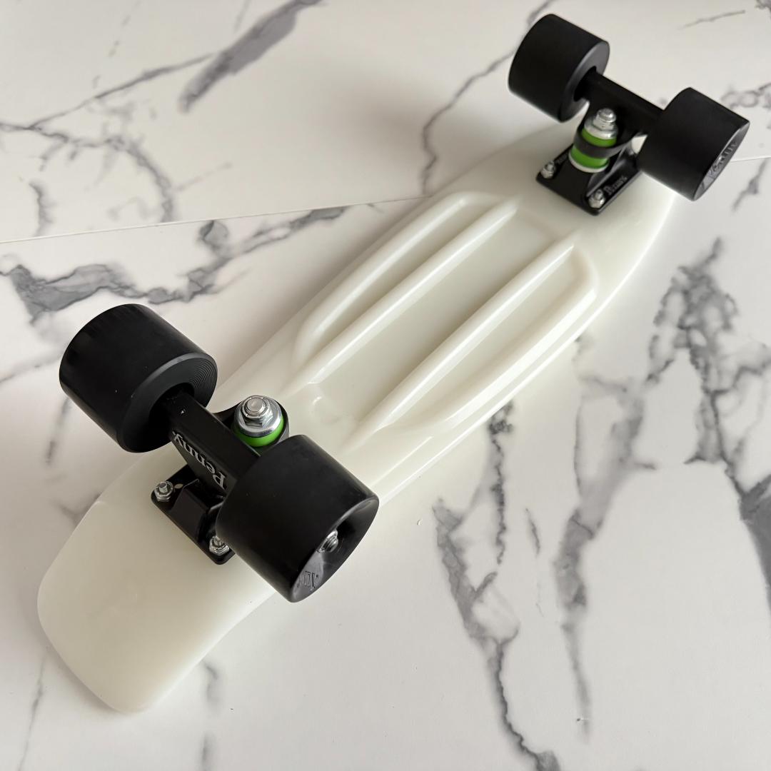 中古／美品】ペニースケートボード 22インチ CASPER