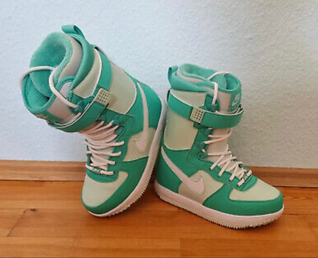 (出品終了間近)24.0cm Nike Zoom Force 1