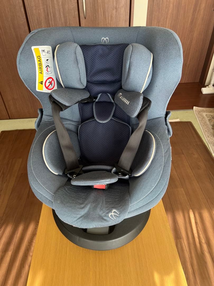 エールべべクルット6iプレミアムエアリ車用チャイルドシートデニム