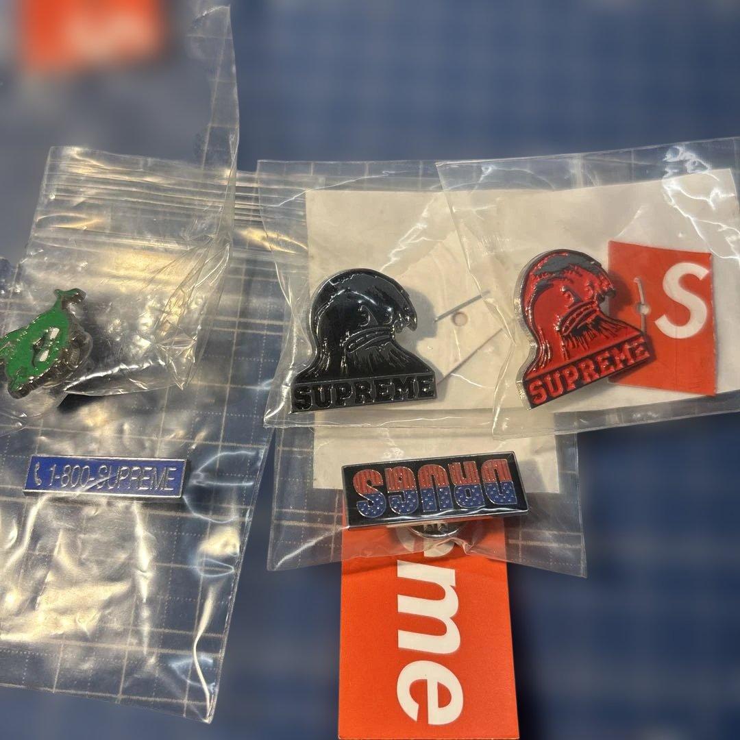 新品未使用supremeピンズ5個セットシュプリーム - メルカリ