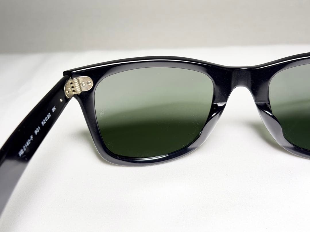 極美品！レイバン RB2140F ウェイファーラー ブラック サングラス