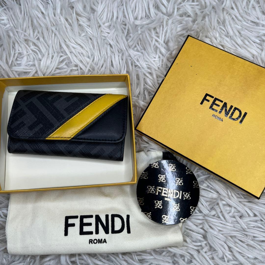 FENDI ズッカ　ズッキーノ　キーケース キーホルダー　PVC レザー　ロゴ