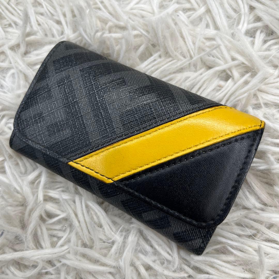 FENDI ズッカ　ズッキーノ　キーケース キーホルダー　PVC レザー　ロゴ