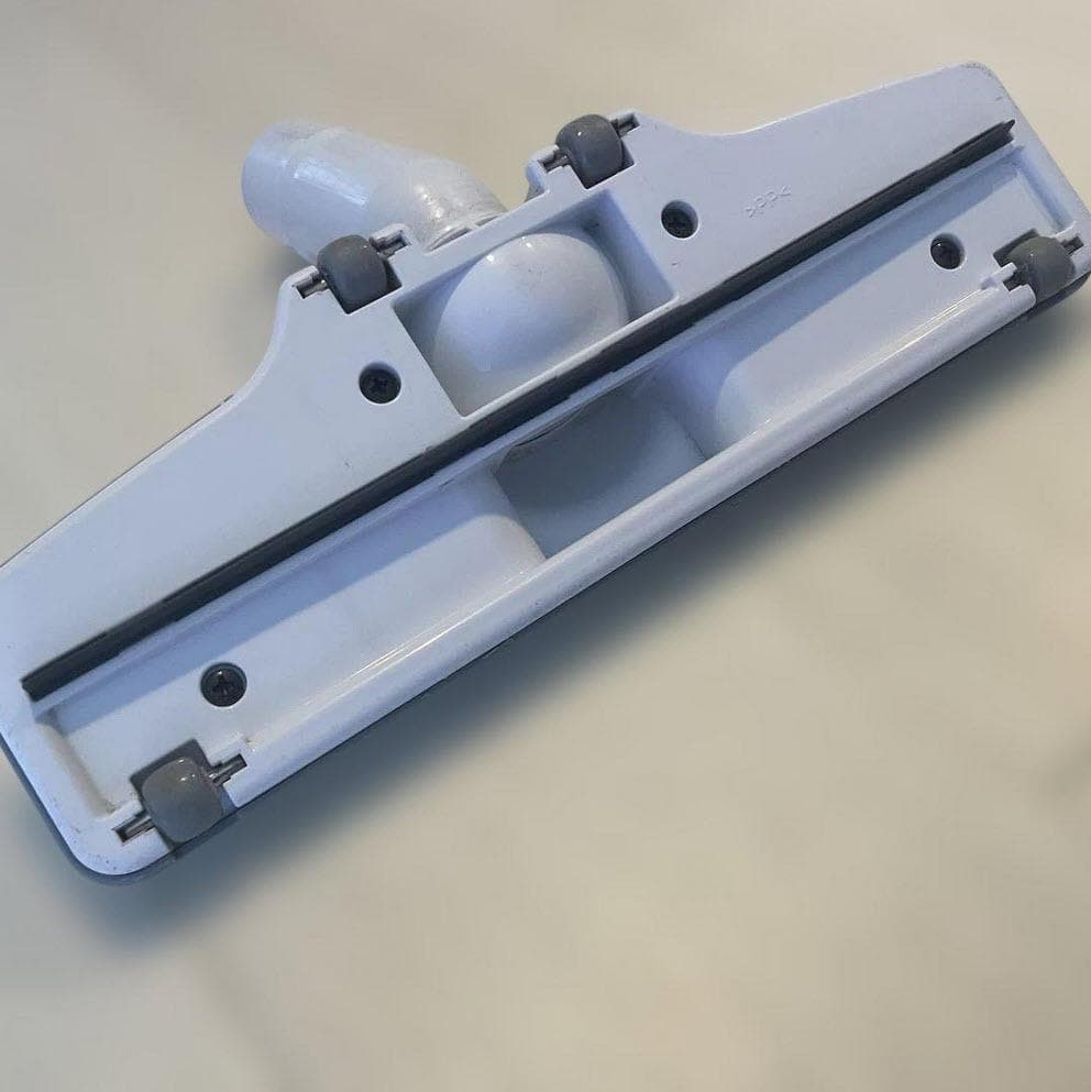 マキタ 充電式クリーナー CL106FD 充電器／バッテリー２個セット