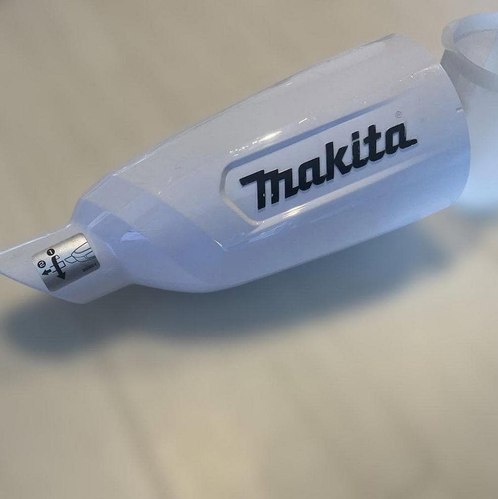 マキタ 充電式クリーナー CL106FD 充電器／バッテリー２個セット