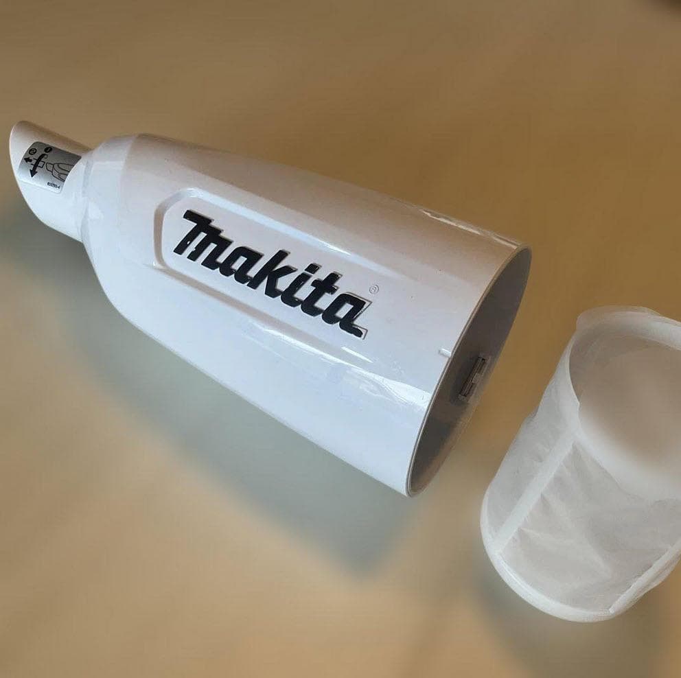 マキタ 充電式クリーナー CL106FD 充電器／バッテリー２個セット