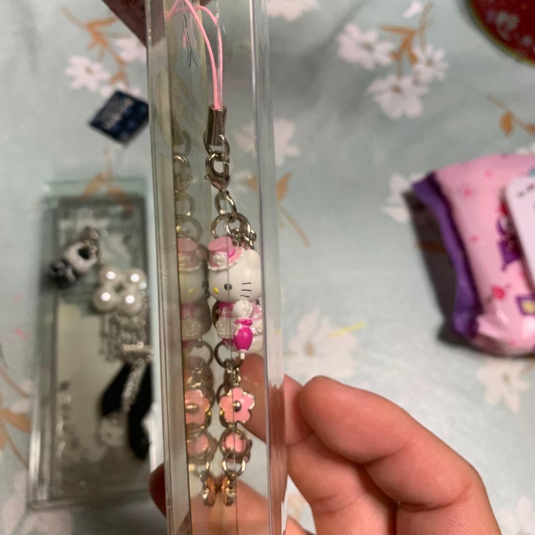 日*9様 ★超激レアハローキティ ゴシックスタイルストラップとロリータストラップ