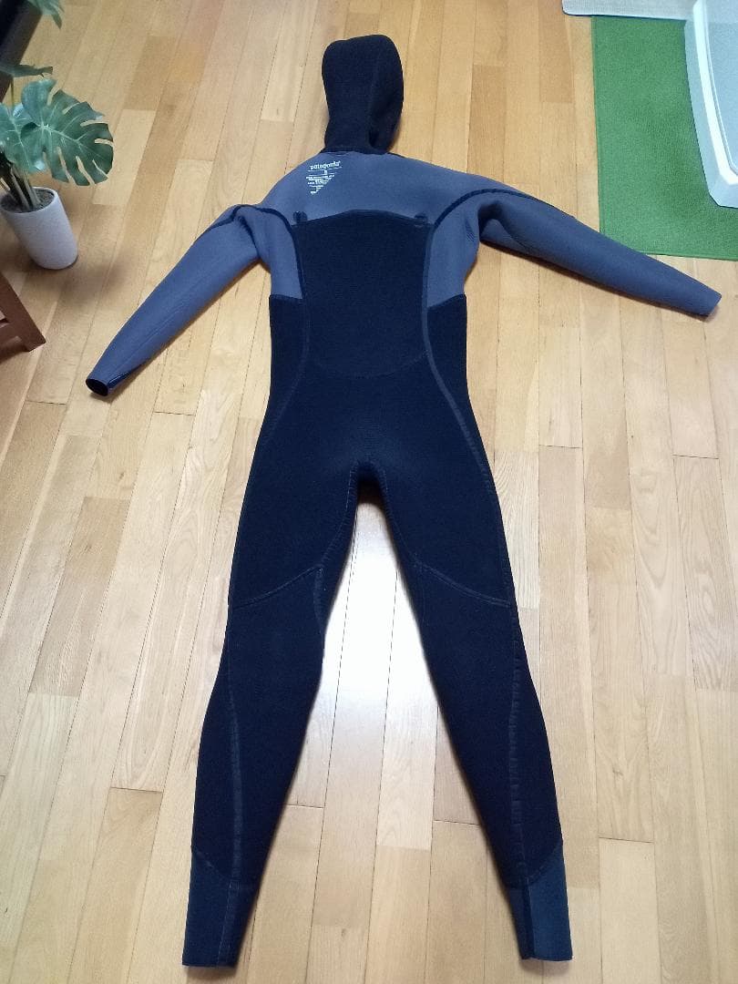 パタゴニア patagonia フルスーツ　フロントジップフード付き