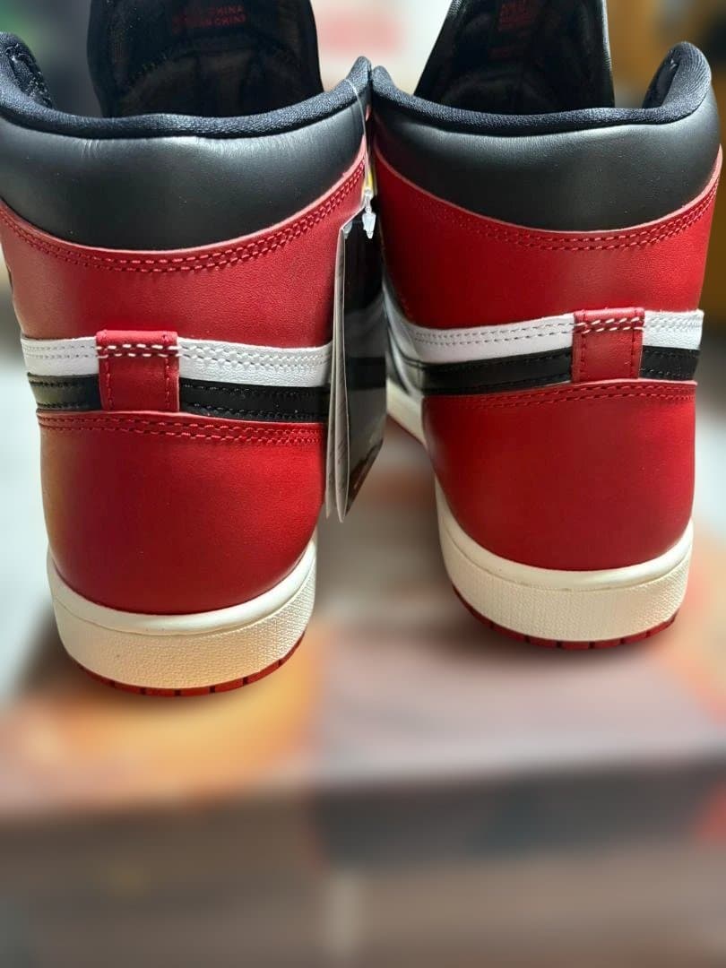 ナイキ エアジョーダン1 レトロ ハイ OG \"ブラックトゥリイマジンド\"