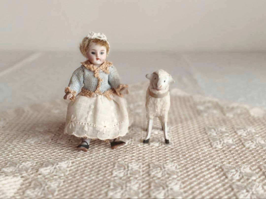 【misen2014さま】antique ✵ * ベージュリボンのステキな羊さん