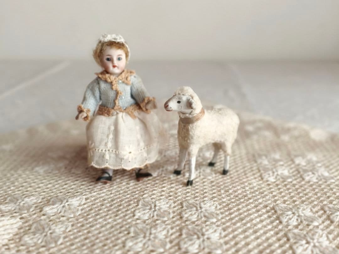 【misen2014さま】antique ✵ * ベージュリボンのステキな羊さん