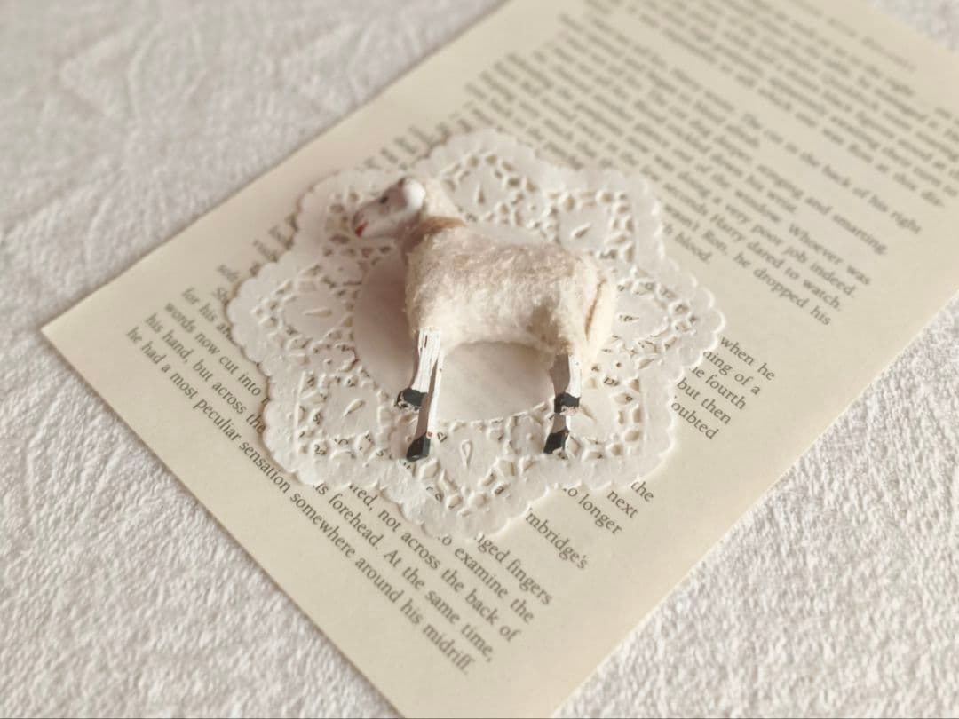 【misen2014さま】antique ✵ * ベージュリボンのステキな羊さん