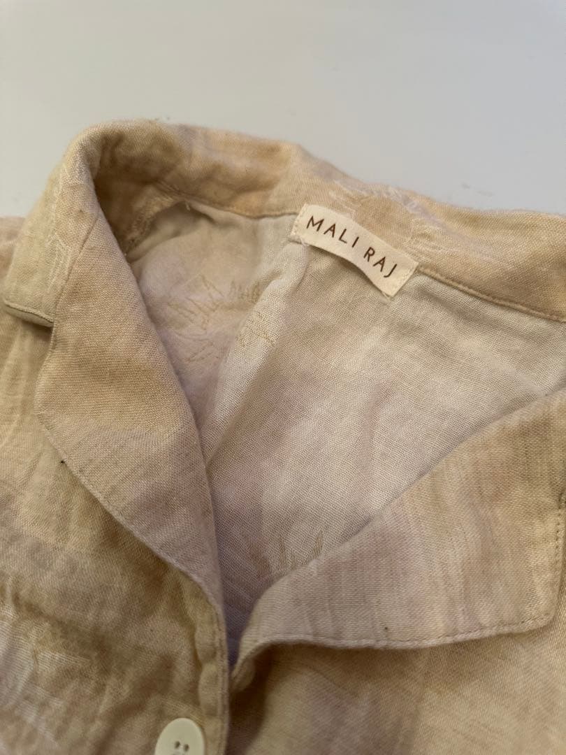 MALI RAJ ベージュ 太陽模様 パジャマセット