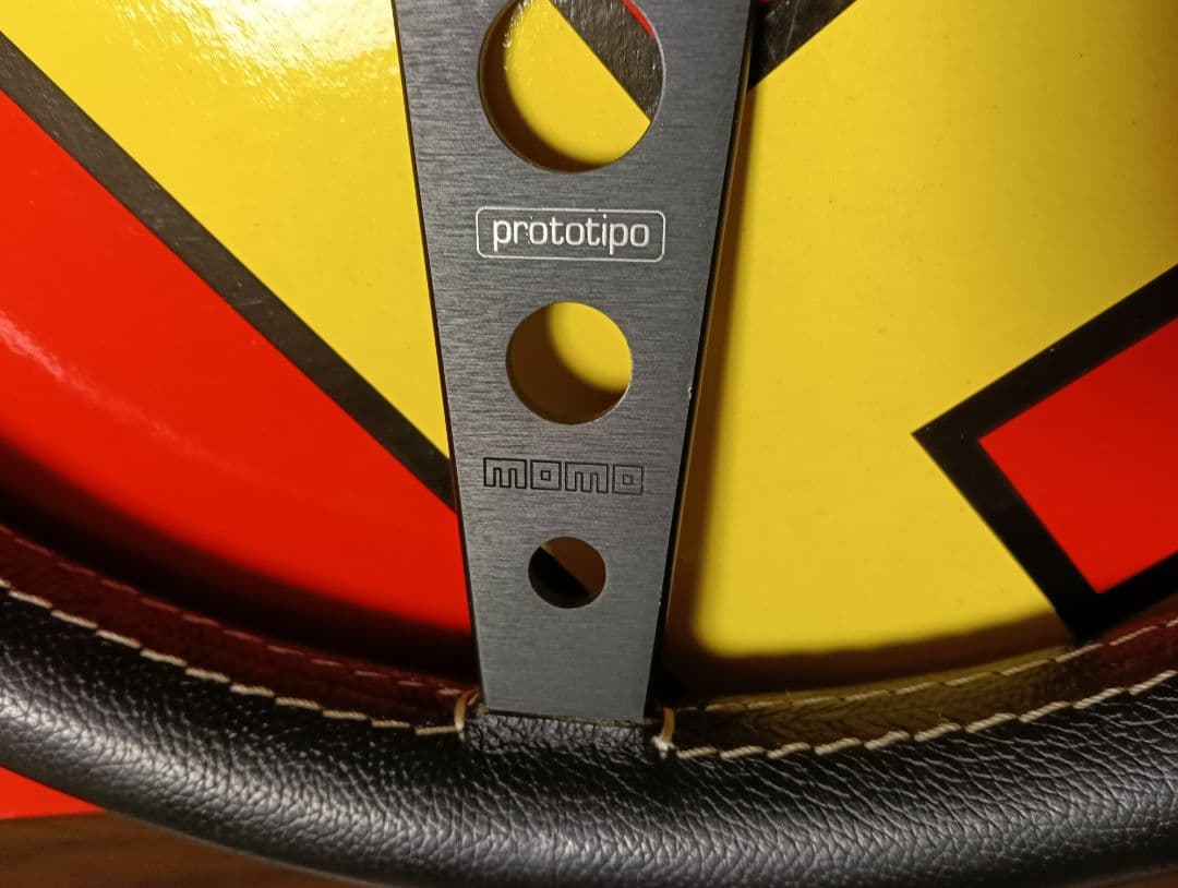 MOMO プロトティーポ 35パイ ステアリング 美品 すれハゲなし