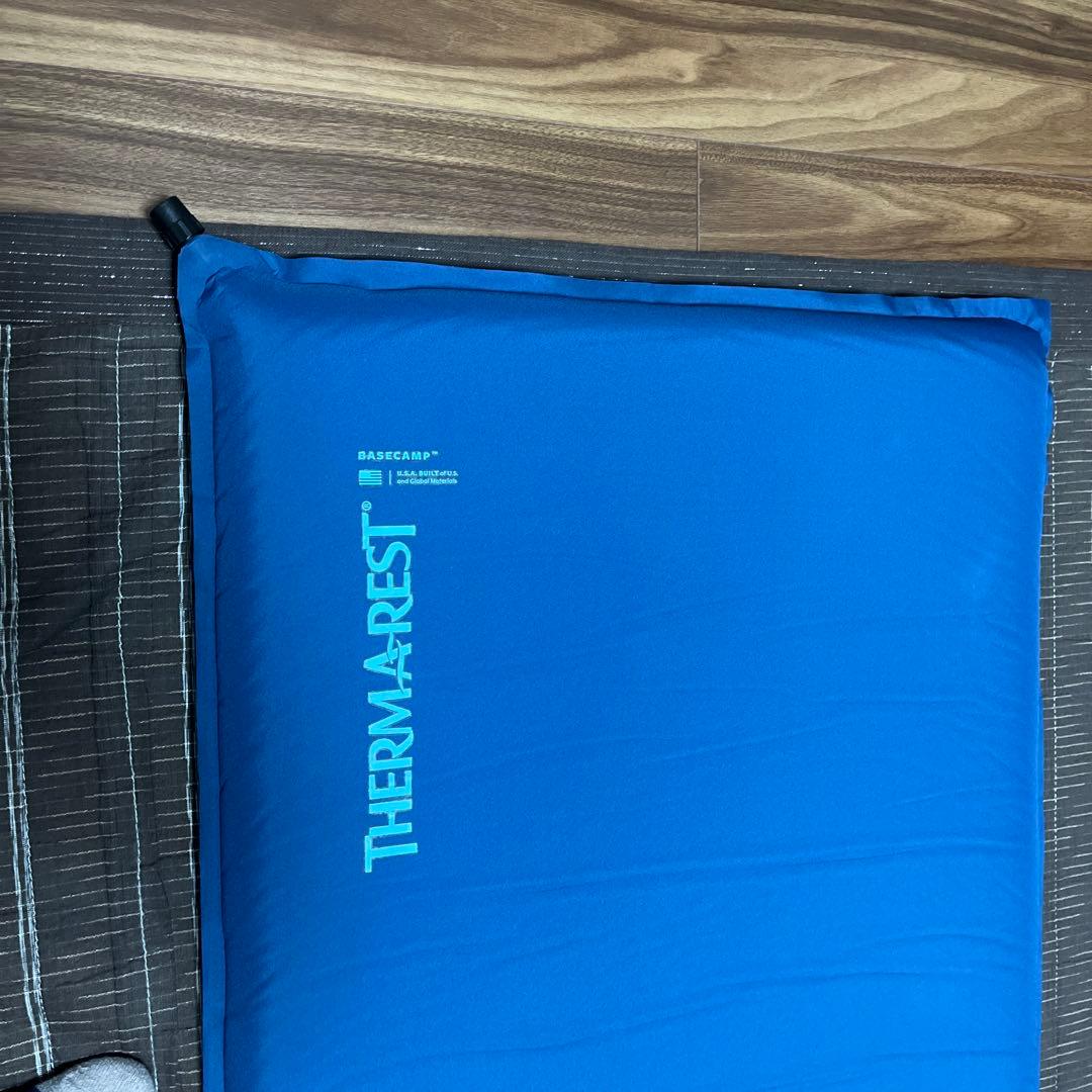 サーマレスト　ベースキャンプ　スリーピングマット　2枚セット