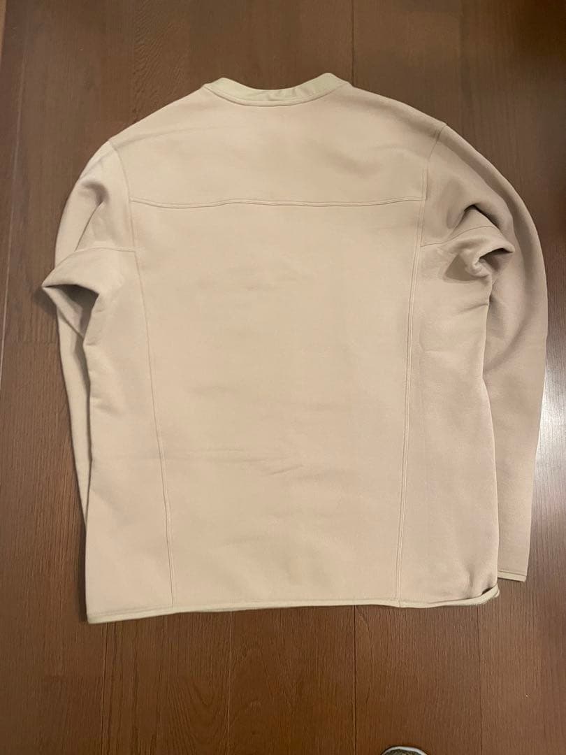 カイヤナイトクルーネック　ベージュ　メンズM