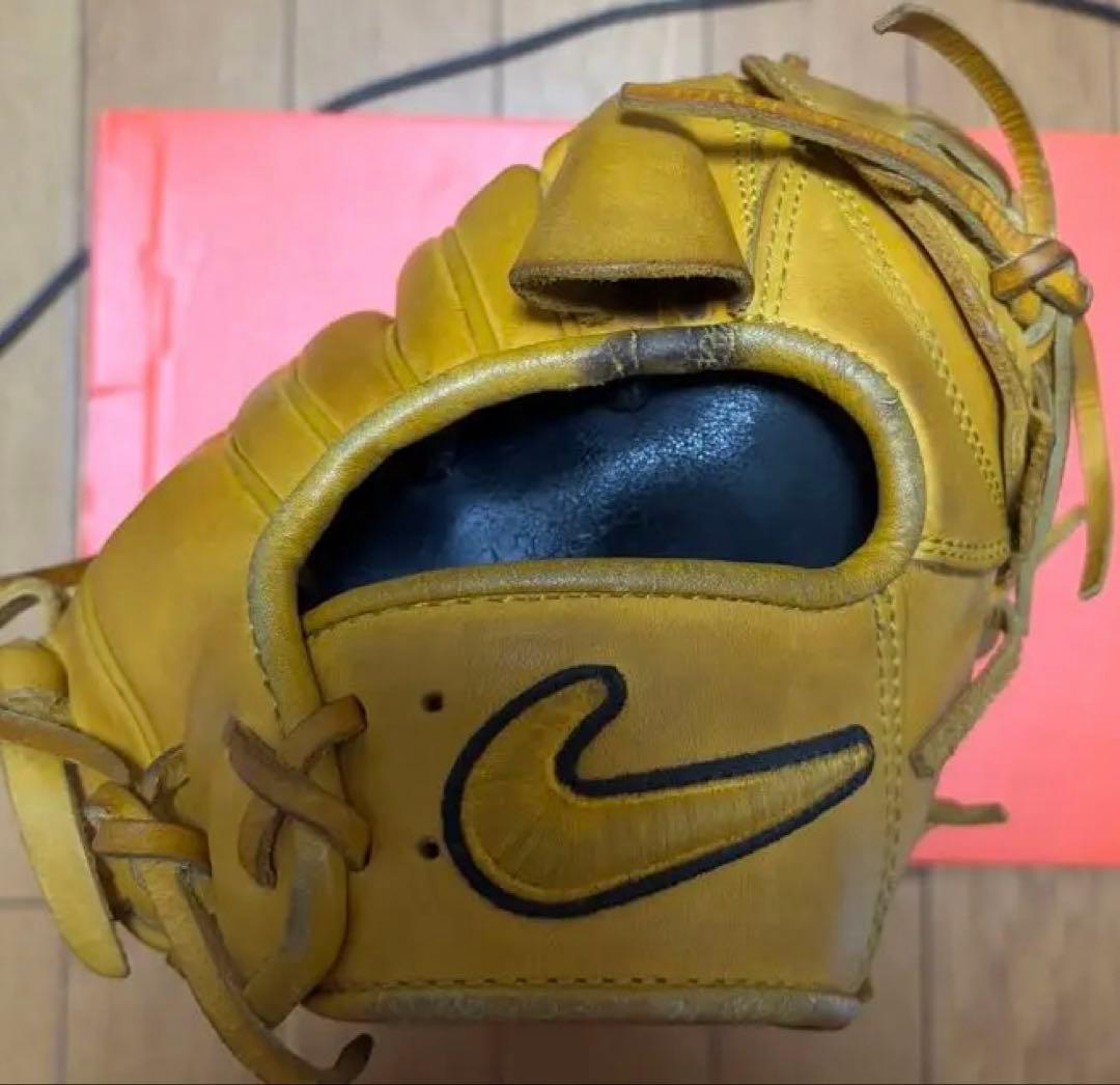 Nike 軟式グローブ イエロー 投手用　上原モデル