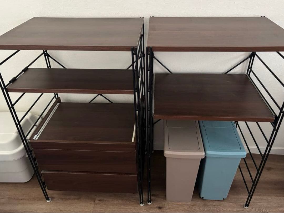 底値】キッチン収納キャビネット ガラス扉付き