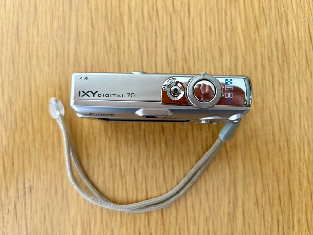 Canon IXY DIGITAL 70 本体と付属品