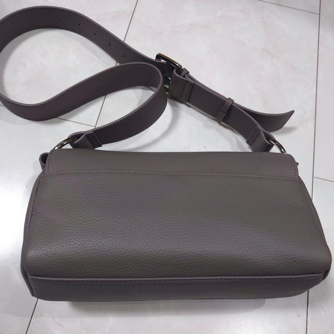 BEARDSLEY ビアズリー レザーボディバッグ トープ